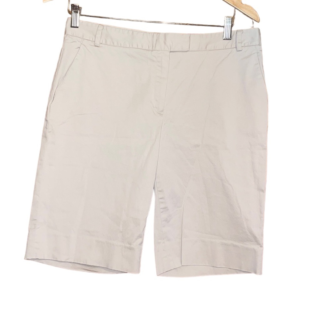 •BROOKS BROTHERS•LIGHT KHAKIA COLOR BERMUDA SHORTS SIZE 8 EUC